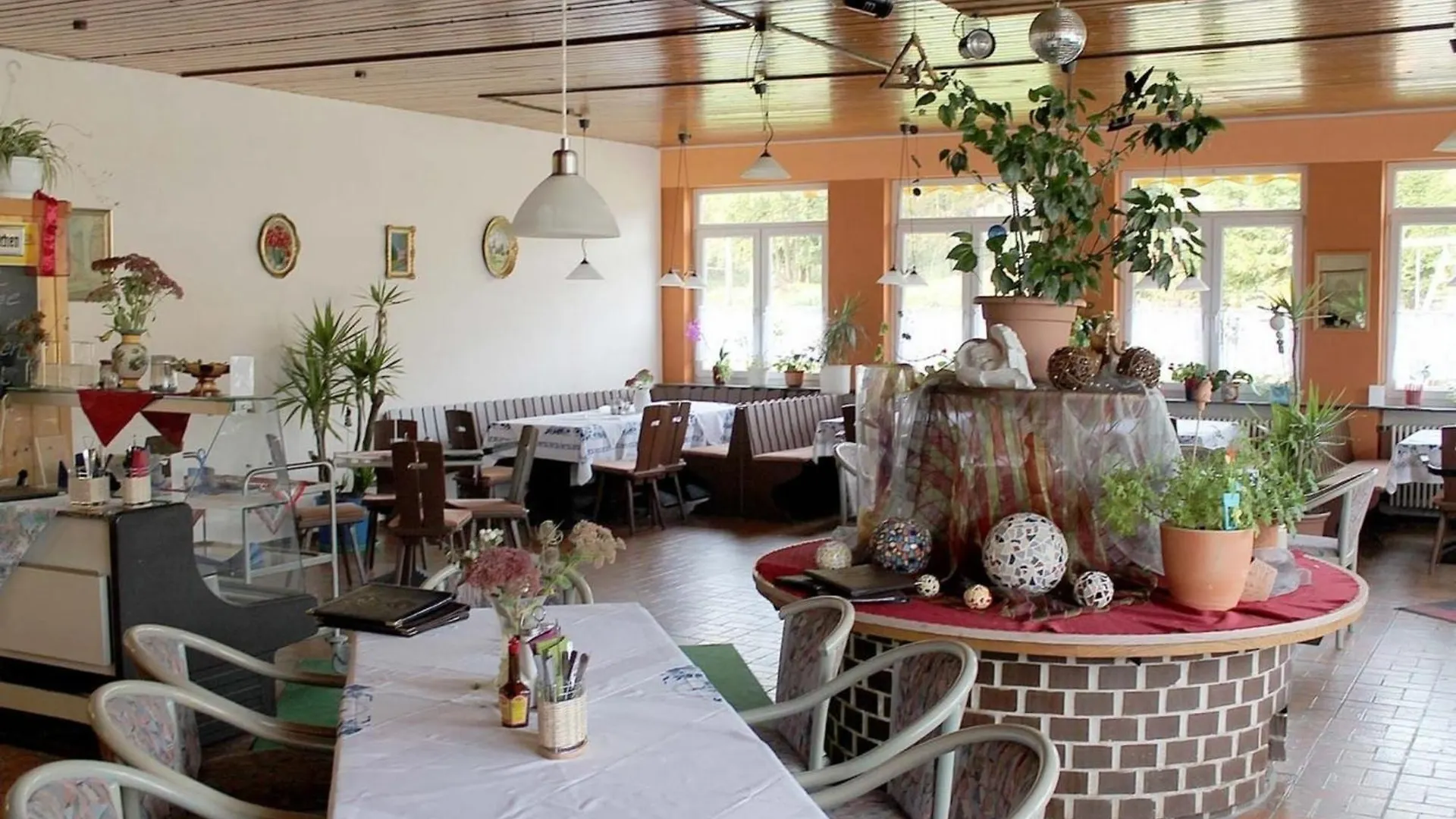 Ferienhaus Nr 6, Typ A, Feriendorf Jaegerpark, Bayerischer Wald Viechtach
